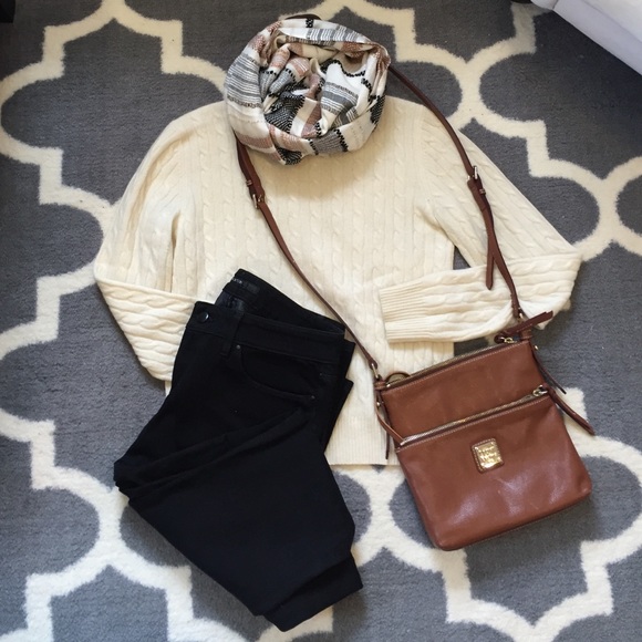 🚫 SOLD Aqua Cashmere Cream Sweater