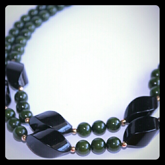 24 in Jade and gold bead necklace with black onyx - Picture 1 of 4