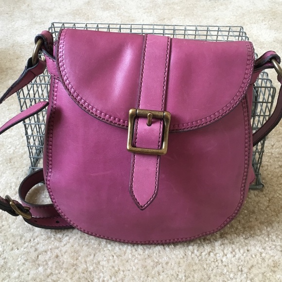 Genuine Leather Fossil Saddle Purse!