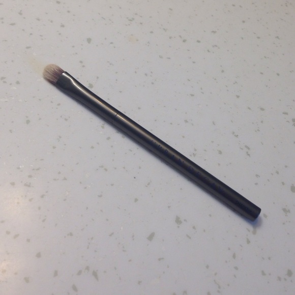 Urban decay makeup brush - Picture 2 of 2