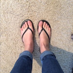 TKEES Liners black flip flops