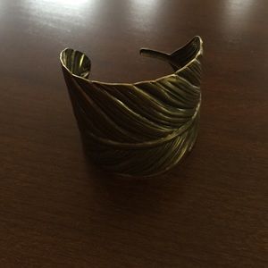 Leaf bangle bracelet