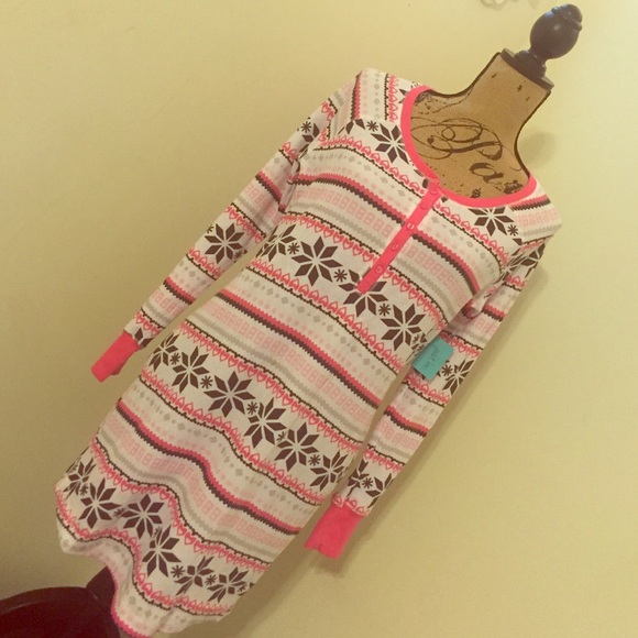 NWT super cozy snowflake pattern thermal nightgown