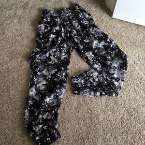 Floral jogger like pants