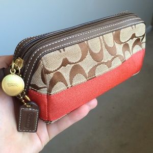 🎉COACH!🎉 wristlet, makeup bag, travel case.