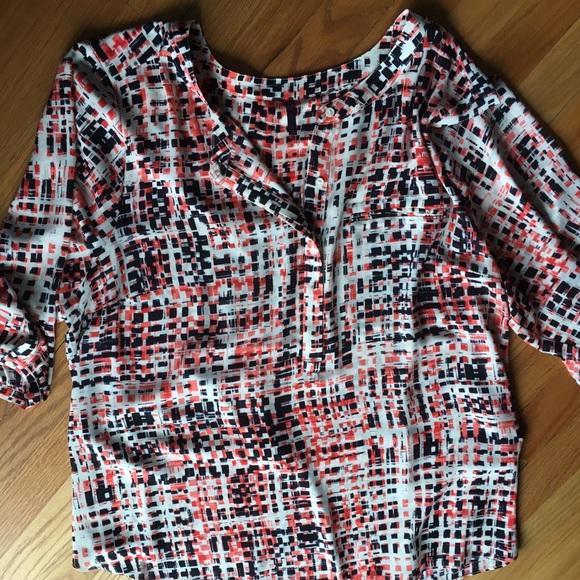 3X Henley button blouse Navy/Pink