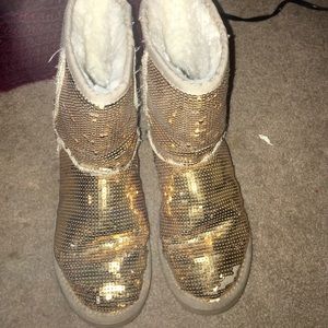 Gold sequenced Uggs