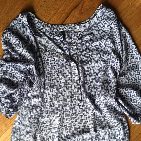 3X Henley button blouse blue/white print