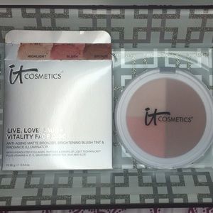 It cosmetics vitality face disc