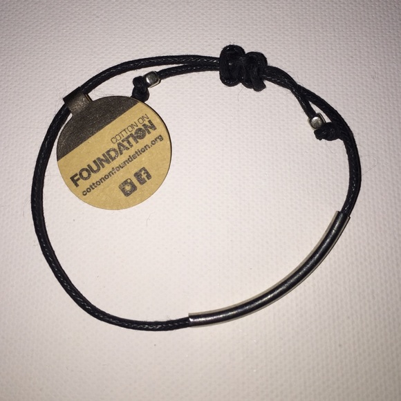 NWT Simplistic Braclet