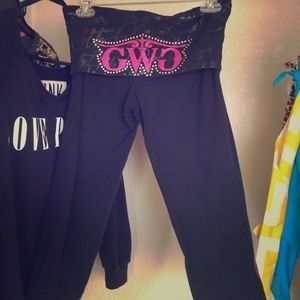 Women's Capri yoga pants.