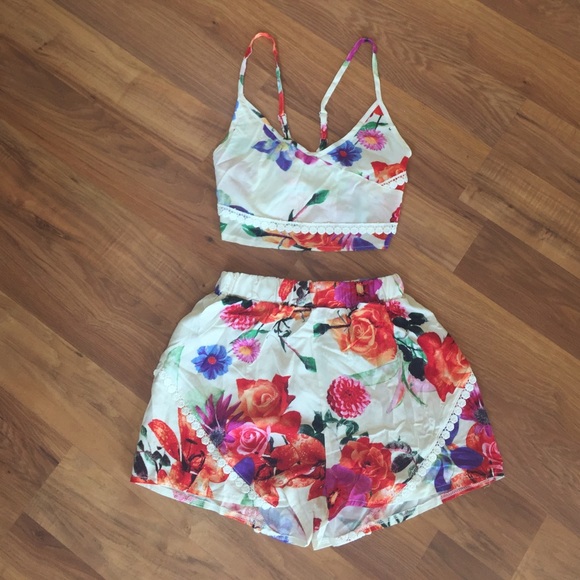 Pants - Flower 2 piece romper BRAND NEW
