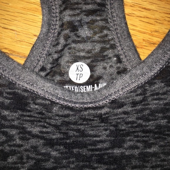 A basic workout tank top - Picture 2 of 2