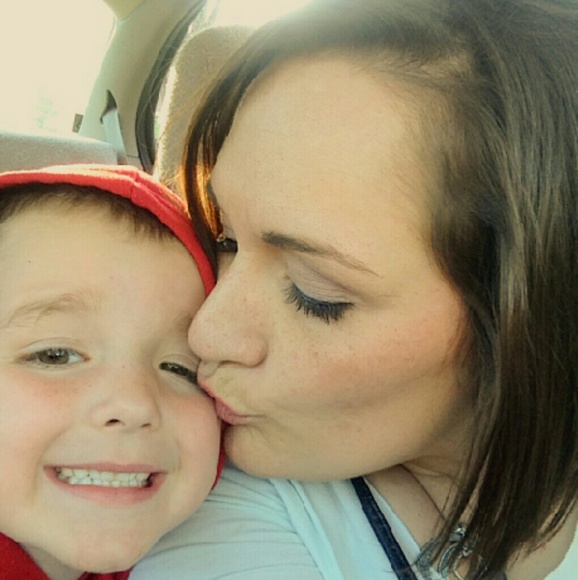 Meet your posher, JoJo Jean - Picture 2 of 6