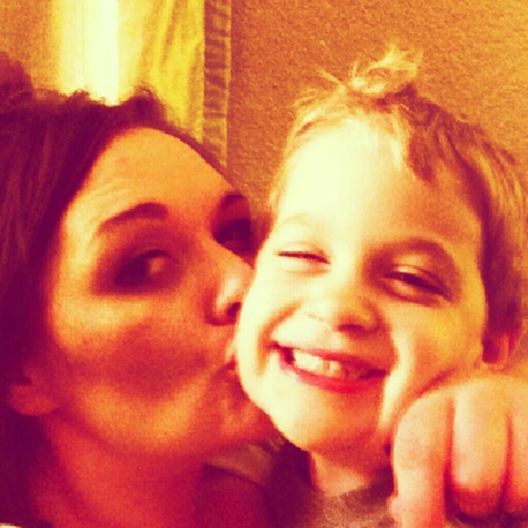 Meet your posher, JoJo Jean - Picture 3 of 6