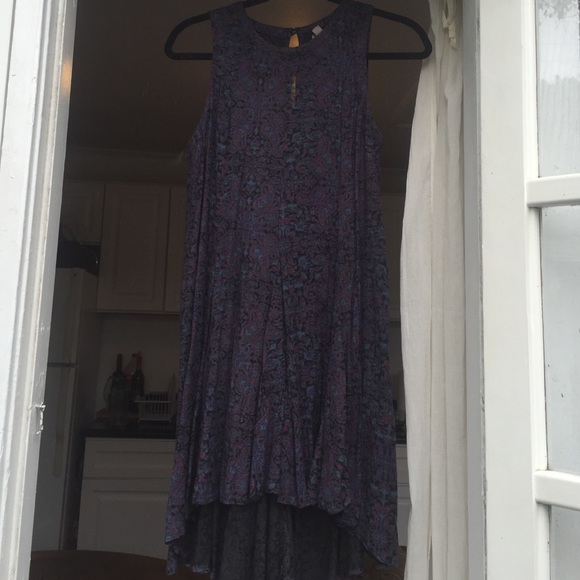 Flowy purple pattern dress