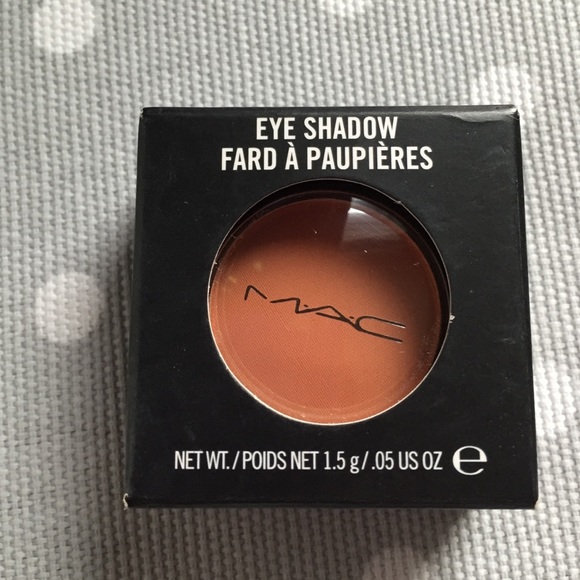 🌸SALE🌸 MAC Eye Shadow in Rule (Matte) A88