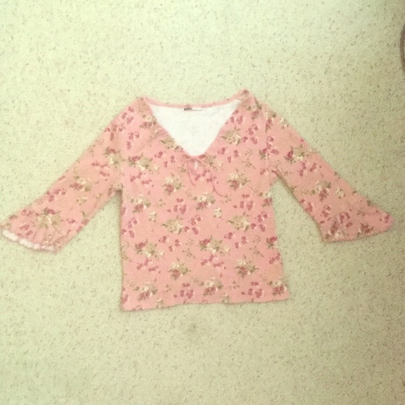 ✨ Girls 6/7  Floral Blouse✨