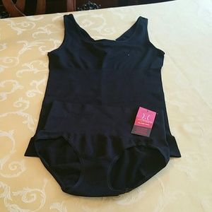 Brand new shape ware set by Heather Thompson