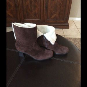 Clarks Waterproof Suede Sheepskin Lined