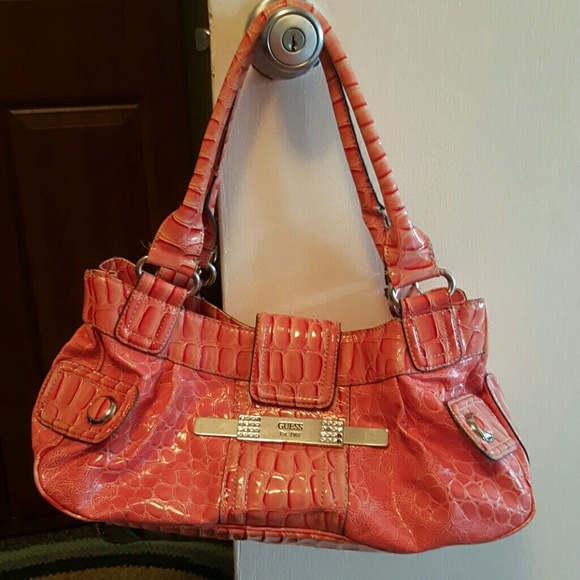 Guess purse - Picture 1 of 4