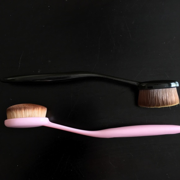 Other - Horizontal foundation/blush/contour brushes!