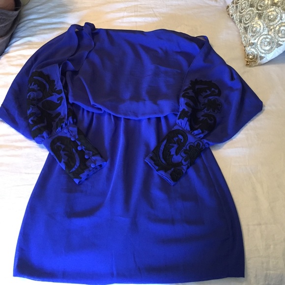 Royal blue open long sleeve dress
