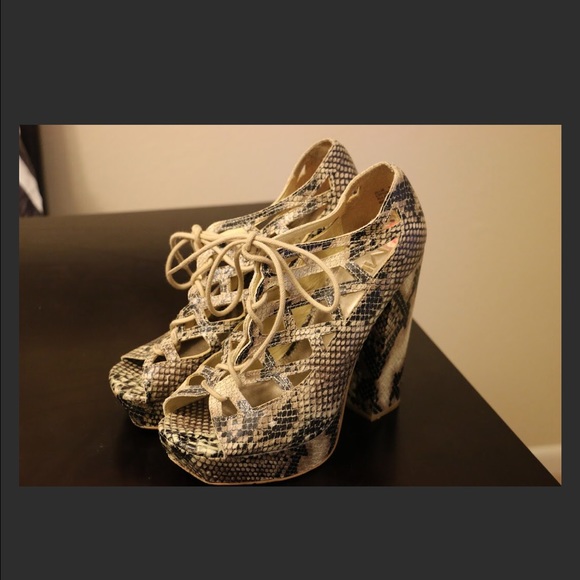 Heel wedges