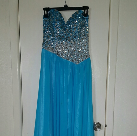 Prom Dress - Picture 4 of 4