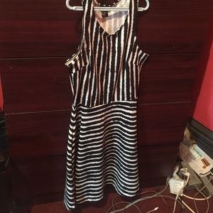 Black and white abstract dress