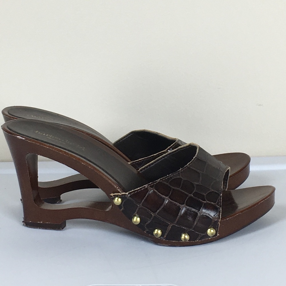 Charles David Cutout Wedges