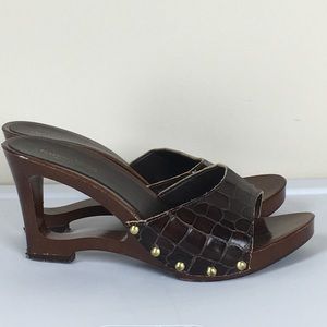 Charles David Cutout Wedges