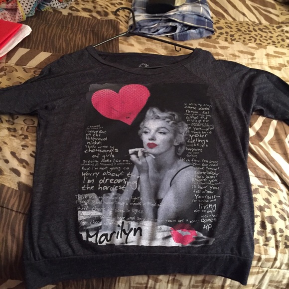 Marilyn Monroe dark grey sweater top