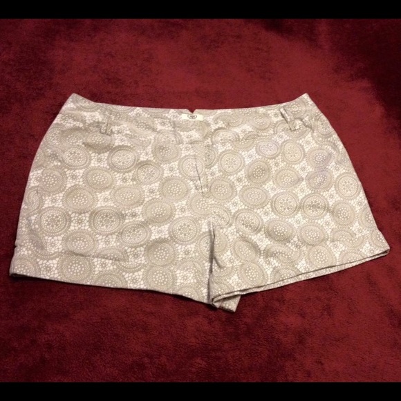 SOLD!!!  Cute Cato Shorts!!!  Size 24 - Picture 1 of 4