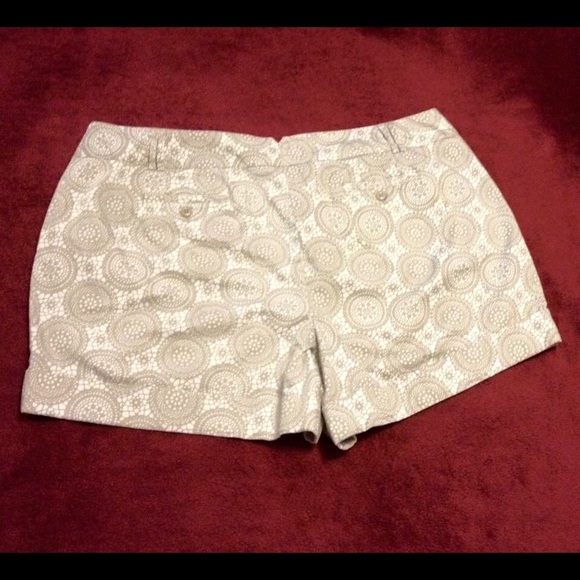 SOLD!!! Cute Cato Shorts!!! Size 24 - Picture 2 of 4
