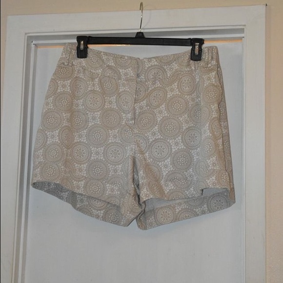 SOLD!!! Cute Cato Shorts!!! Size 24 - Picture 3 of 4