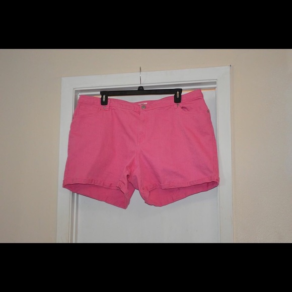 SOLD!!!  Cato pink shorts.  Size 24 - Picture 1 of 2