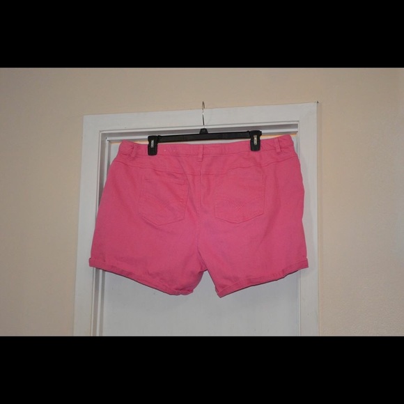 SOLD!!!  Cato pink shorts.  Size 24 - Picture 2 of 2