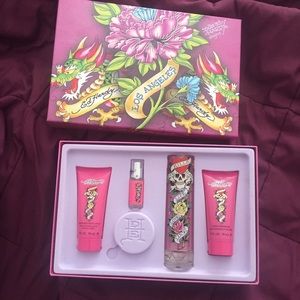 Ed Hardy perfume set- barely used!