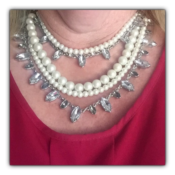 Ann Taylor Necklace - Picture 3 of 3