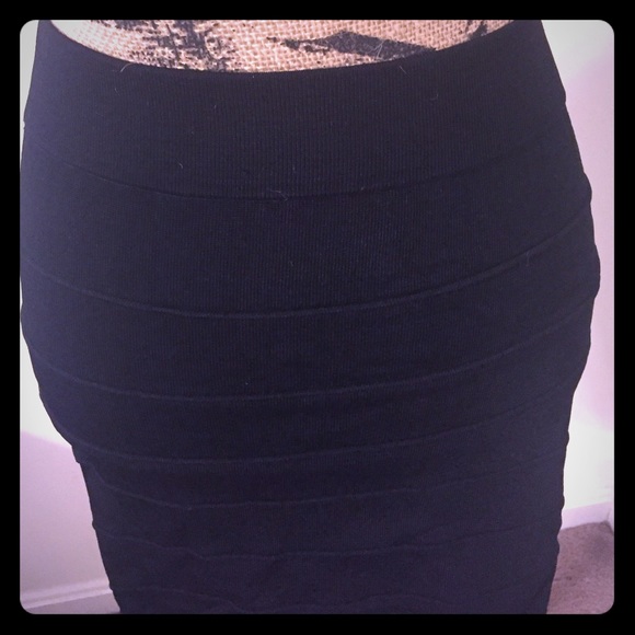 black bandage skirt