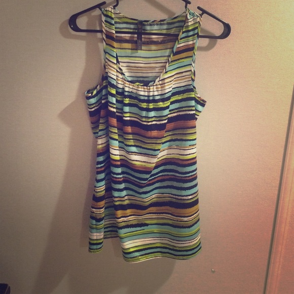 Sleeveless shirt