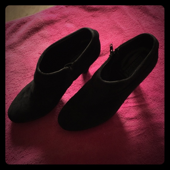 New Deena and Ozzy bootie size 7 Urban Outfitters