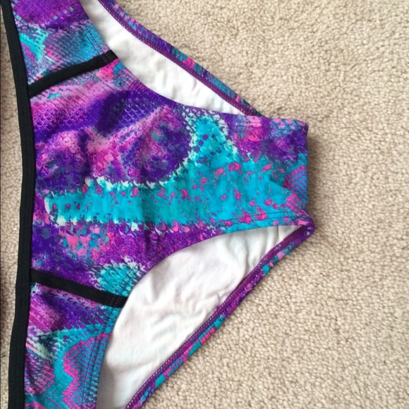 Tankini - Picture 2 of 3