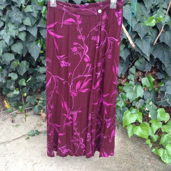 Skirt - Picture 1 of 2