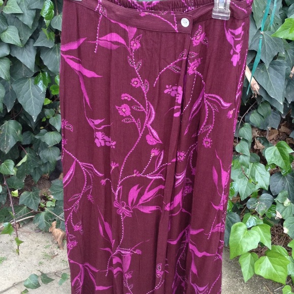 Skirt - Picture 2 of 2