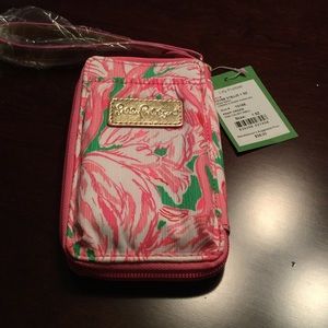 NWT- Lilly Pulitzer wristlet.