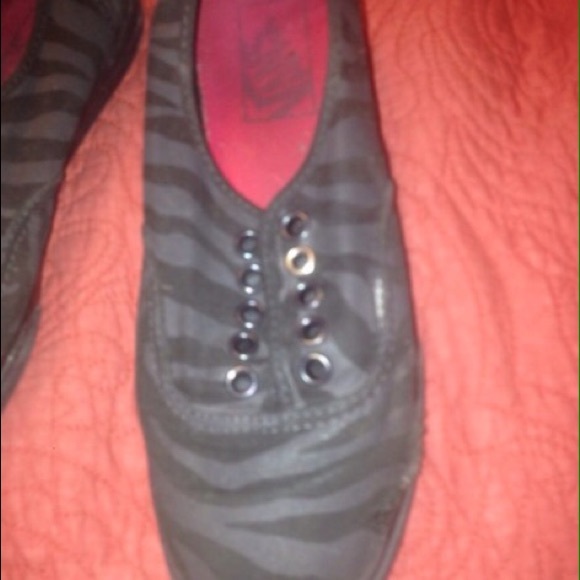 Vans - Picture 2 of 3