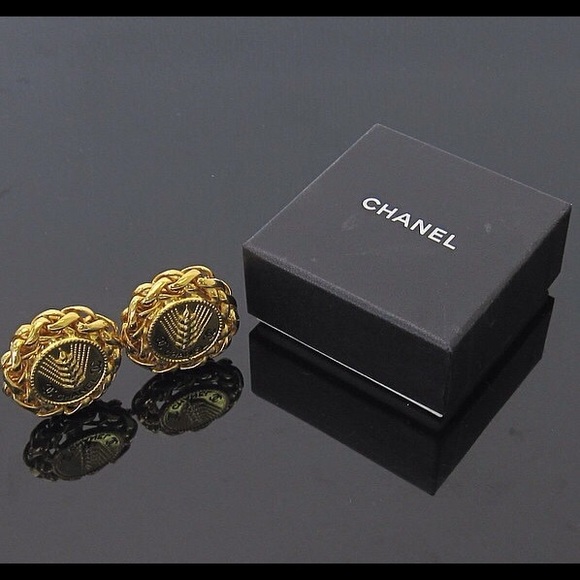 ๐CHANEL vintage earrings 100% authentic ๐ - Picture 4 of 4