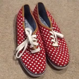 KEDs sneakers. Women's size 6.5 medium.